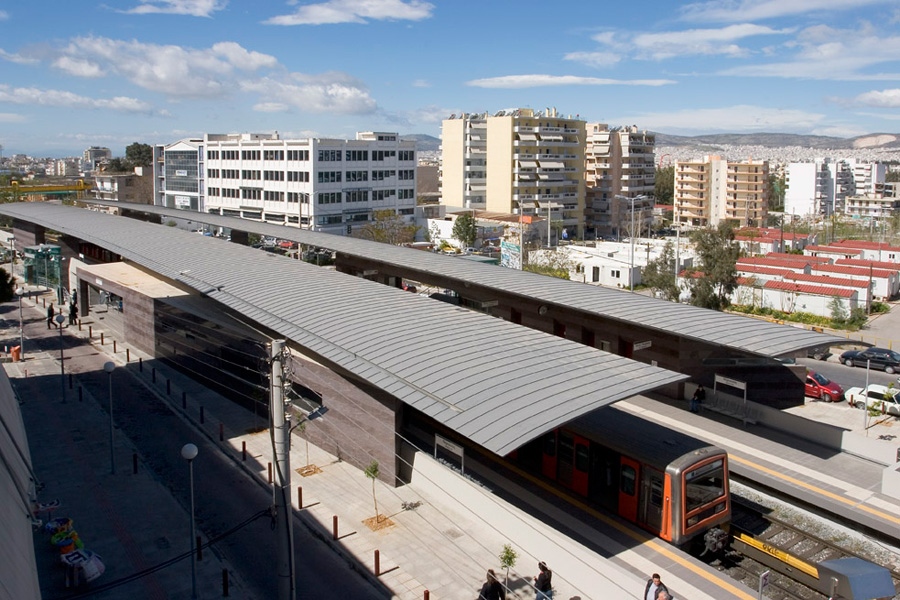 Έκλεισαν τον δρόμο, ξέχασαν να απενεργοποιήσουν το φανάρι και προκάλεσαν κυκλοφοριακό χάος στην Ηρακλείου