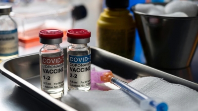 Κορωνοϊός: Τι δείχνει νέα έρευνα για το «κοκτέιλ» AstraZeneca και Pfizer