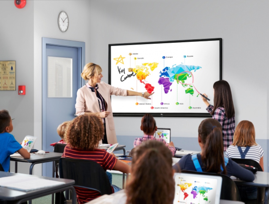 Οι διαδραστικοί ψηφιακοί πίνακες της LG αλλάζουν τα δεδομένα στις αίθουσες συνεδριάσεων και διδασκαλίας