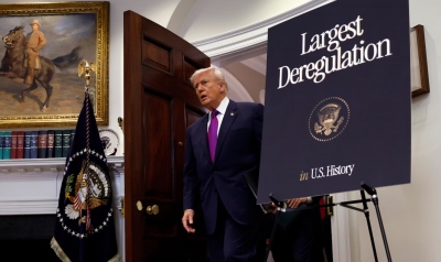 Έγινε πράξη – Ο Trump καταργεί «πράσινους» φόρους 1 τρισ. δολ. και τελειώνει τη θρησκεία της κλιματικής αλλαγής