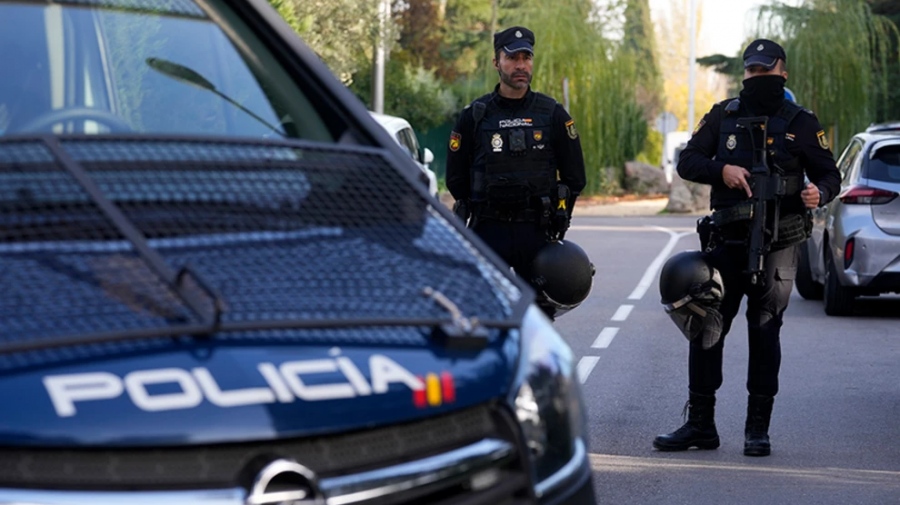 Φορτηγό έπεσε σε οχήματα κατά τη διάρκεια ελέγχου στην Ισπανία – Έξι νεκροί