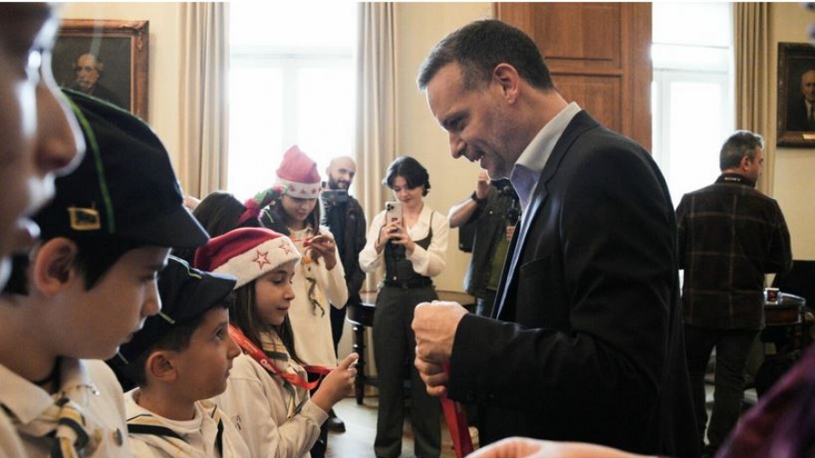Xριστουγεννιάτικες μελωδίες στο Δημαρχείο Αθηνών - Δούκας: Υγεία σε όλους, αλληλεγγύη στην καθημερινότητά μας