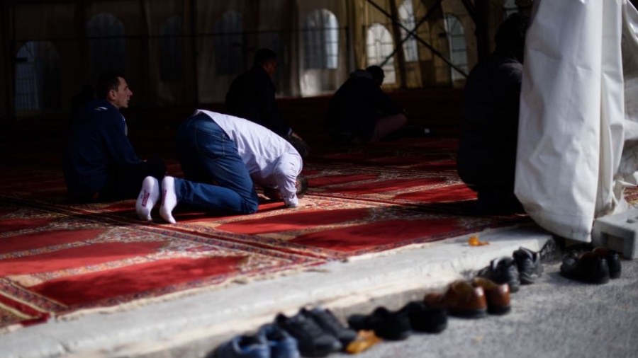 Η Αυστρία βάζει όρια στον ισλαμισμό - Θα απαγορεύσει πλήρως την εφαρμογή της Σαρίας