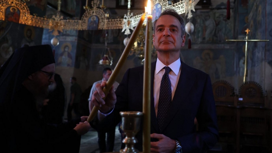 Παντιέρα ράσα από τους Αγιορείτες για την επίσκεψη Μητσοτάκη - Ανακοίνωση φωτιά για τον πρωθυπουργό