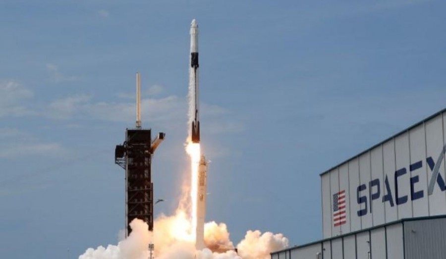Ρωσία: «Υστερική» η αντίδραση του Trump για την επιτυχή εκτόξευση πυραύλου της SpaceX