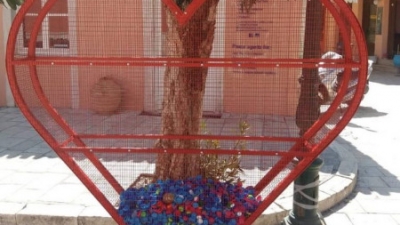 Παξοί – Συγκέντρωσαν 800.000 πλαστικά καπάκια και πήραν αναπηρικό αμαξίδιο