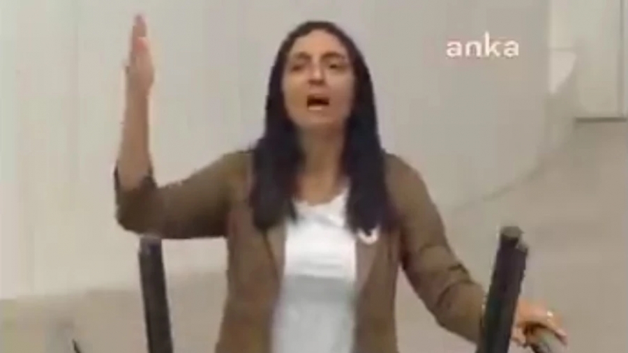 Τουρκία: Βουλευτής της αντιπολίτευσης τραγούδησε κατά τη διάρκεια συζήτησης στο κοινοβούλιο λόγω Erdogan