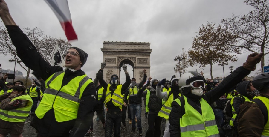 Γαλλία: Στους δρόμους και πάλι τα «κίτρινα γιλέκα», με την ελπίδα ότι το κίνημα θα ανακάμψει