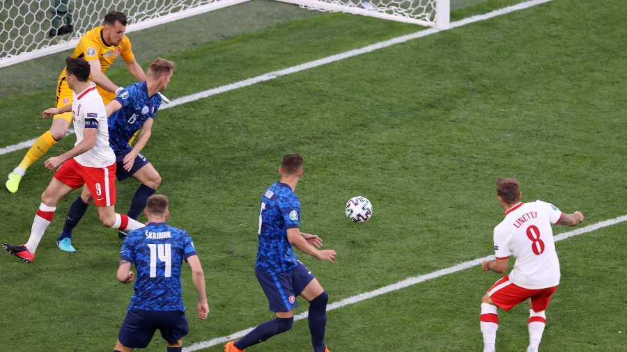 Πολωνία – Σλοβακία: Ο Λινέτι έκανε με το… καλημέρα το 1-1 στο δεύτερο ημίχρονο (video)