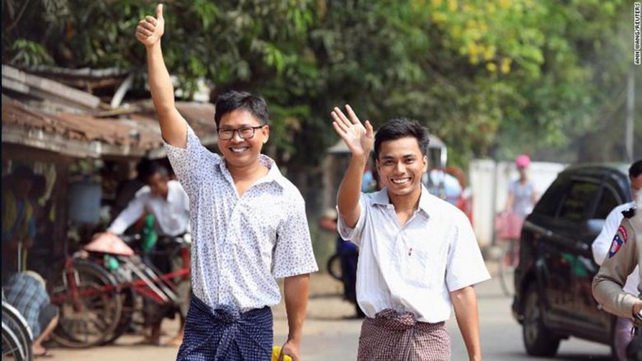 Ελεύθεροι οι δημοσιογράφοι του Reuters στη Μιανμάρ