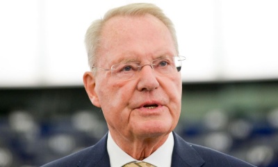 Henkel: Η ελληνική οικονομία κινείται σαν σαλιγκάρι ενώ έπρεπε να τρέχει σαν άλογο κούρσας