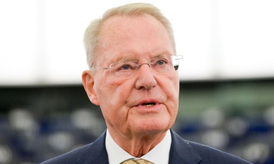 Henkel: Η ελληνική οικονομία κινείται σαν σαλιγκάρι ενώ έπρεπε να τρέχει σαν άλογο κούρσας