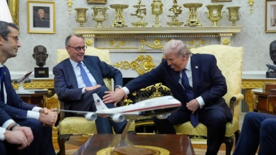 Πρωτοφανής επίθεση Trump σε Merz: Άσε ήσυχες τις ΗΠΑ, εσύ απέτυχες παντού – Χρεοκόπησες τη Γερμανία