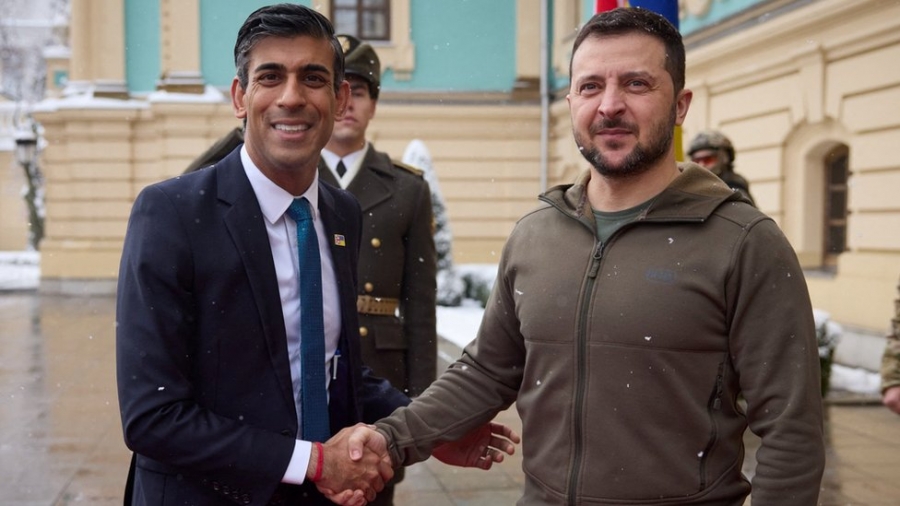 Οι Βρετανοί εξετάζουν την παραγωγή οπλικών συστημάτων στην Ουκρανία