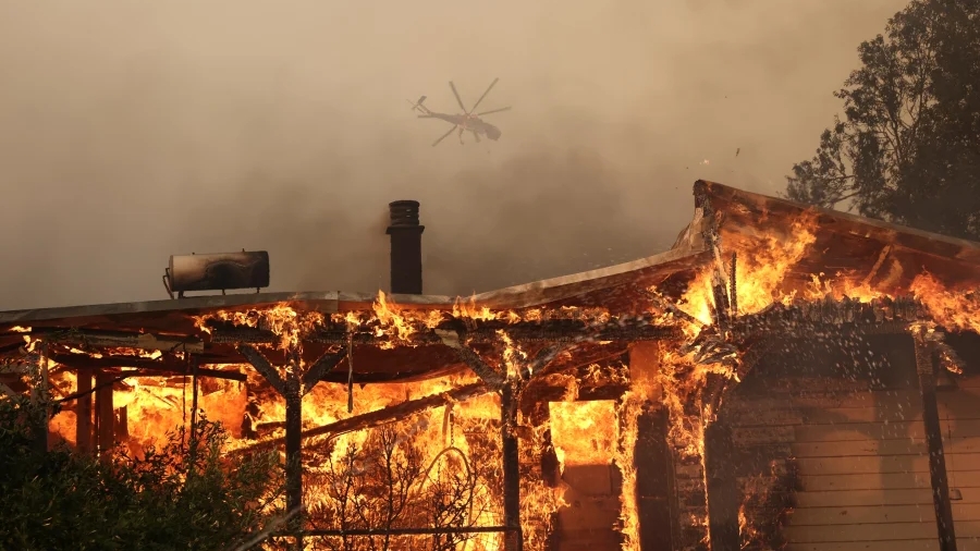 Τα 12 μέτρα για τους πληγέντες από τις πυρκαγιές – Αναστολή φορολογικών υποχρεώσεων, 600 ευρώ, 3ετής απαλλαγή ΕΝΦΙΑ