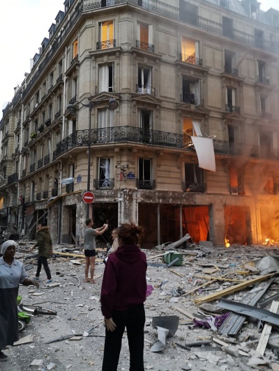 Τέσσερις νεκροί και πάνω από 15 οι τραυματίες από την ισχυρή έκρηξη στο κέντρο του Παρισιού