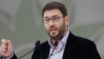 Ανδρουλάκης (ΠΑΣΟΚ): Να μην περιμένουν σωσίβιο από το ΠΑΣΟΚ Μητσοτάκης και Τσίπρας