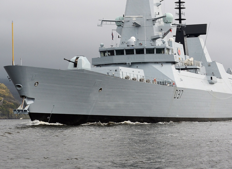 Η Βρετανία στέλνει ένα ακόμη πολεμικό πλοίο για να ενισχύσει την παρουσία της στον Περσικό Κόλπο