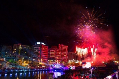 Reuters: Ο πλανήτης υποδέχεται το 2020 εν μέσω πυρκαγιών και κοινωνικής αναταραχής