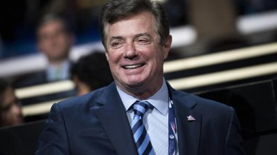 Στο FBI παραδόθηκε ο πρώην επικεφαλής της προεκλογικής εκστρατείας Trump