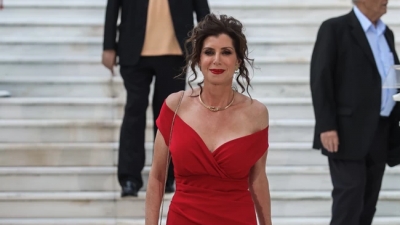 Ακρίτα κατά Μισέλ Ασημακοπούλου - «Ντυμένη παραλιακή πίστα των 80s» στο Προεδρικό Μέγαρο