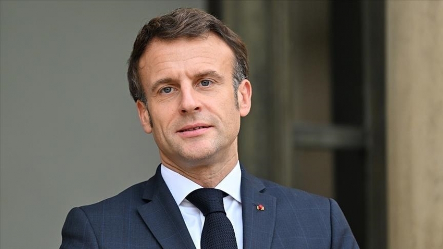 Αμετανόητος ο Macron: Θα συνεχίσω τις περιοδείες παρά τον θυμό των Γάλλων