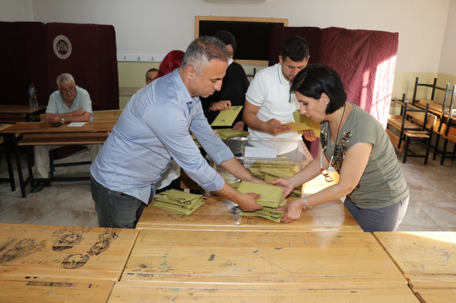 Τουρκία: Ο Erdogan κάλεσε τους οπαδούς του να προστατεύσουν τις κάλπες μέχρι να ολοκληρωθεί η καταμέτρηση των ψήφων