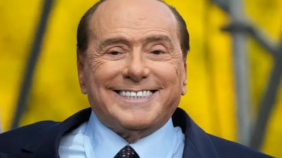 Ανήκουστο: Ο Berlusconi υποσχέθηκε πούλμαν με ιερόδουλες στους παίκτες της Monza