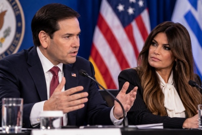 Αποθέωσε ο Rubio την Kimberly Guilfoyle... – Ο στρατηγικός Κάθετος Διάδρομος και ο ρόλος του Αλέξανδρου Εξάρχου