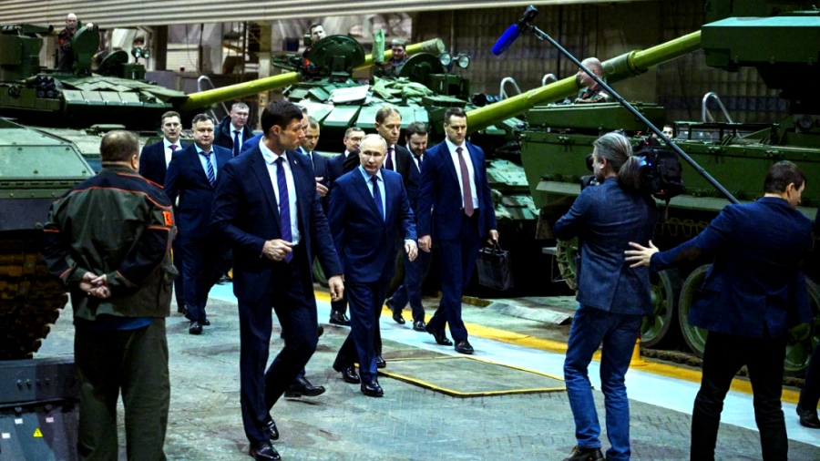 Αίσθηση προκαλεί Αμερικανός αναλυτής: Οι Ρώσοι δίδαξαν στην Κίνα πώς αντιμετωπίζονται, και τελικά συντρίβονται, οι ΗΠΑ