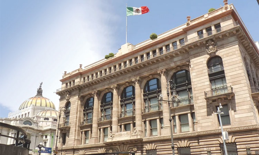 Μεξικό: Η κεντρική τράπεζα μειώνει το βασικό επιτόκιο στο 4,5%, από 5%