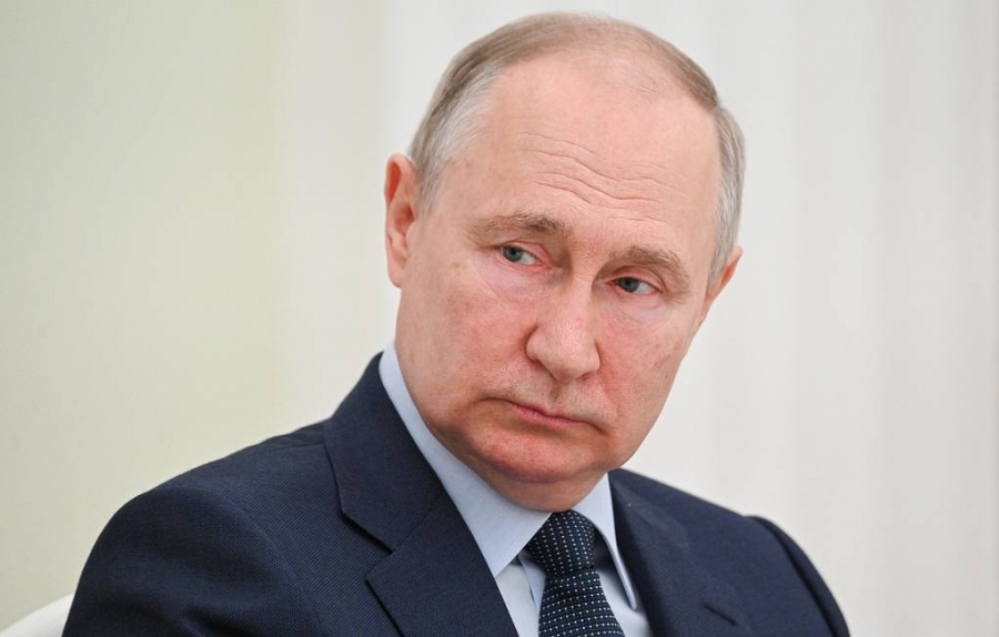 Εντολή Putin: Όλοι οι Ρώσοι αξιωματούχοι θα πρέπει να κυκλοφορούν με ρωσικά αυτοκίνητα