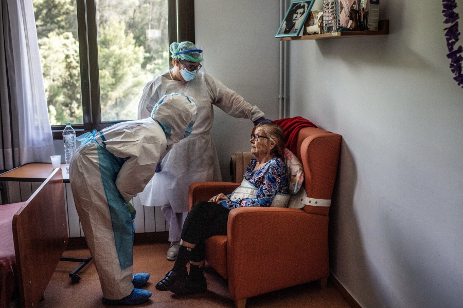 Έρευνα: Ο αριθμός μολύνσεων και θανάτων σε μονάδες φορντίδας είναι αντιστρόφως ανάλογος του εμβολιασμένου προσωπικού