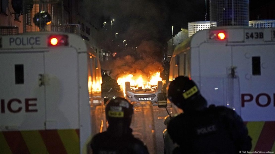 Βόρειος Ιρλανδία: Επεισόδια για τρίτη ημέρα