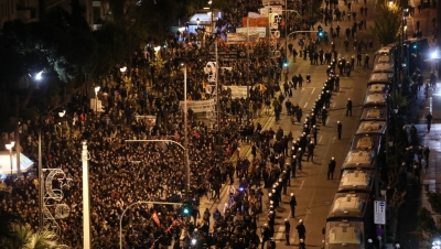 Ειρηνική η πορεία για την 48η επέτειο του Πολυτεχνείου - «Φρούριο» το κέντρο της Αθήνας