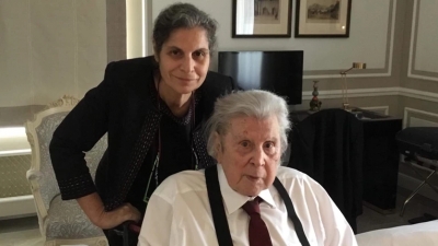 Η Μαργαρίτα Θεοδωράκη έχασε την 1η δικαστική μάχη από τον Νίκο Κουρή - Μπορεί να χρησιμοποιεί το επίθετο του Μίκη