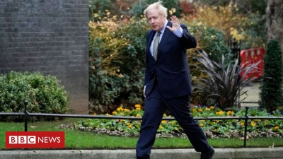 Σε άμεση ρήξη BBC και Johnson μετά την απόφασή του να μειώσει την κρατική επιχορήγησή - Πολιτική επίθεση καταγγέλει η αντιπολίτευση