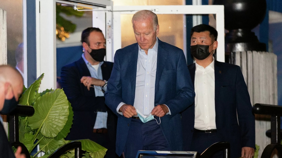 Ο Joe Biden και η σύζυγος του παραβίασαν τα μέτρα κατά του κορωνοϊού