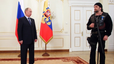 Ρωσία: Ένας μηχανόβιος στο πλευρό του προέδρου - Ο «χειρουργός» που κλήθηκε στην ορκωμοσία του Putin