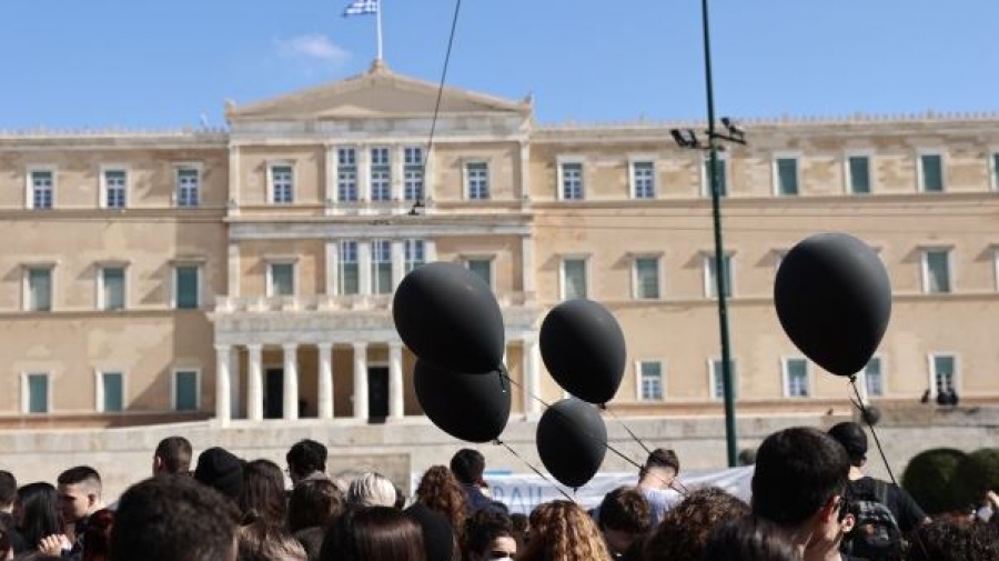 Συγκέντρωση διαμαρτυρίας σε Αθήνα και Θεσσαλονίκη για την τραγωδία στα Τέμπη - Επεισόδια και ένταση