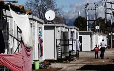 Πηγές Υπ. Μετανάστευσης και Ασύλου: Η εκκένωση της δομής φιλοξενίας στον Ελαιώνα θα συνεχιστεί
