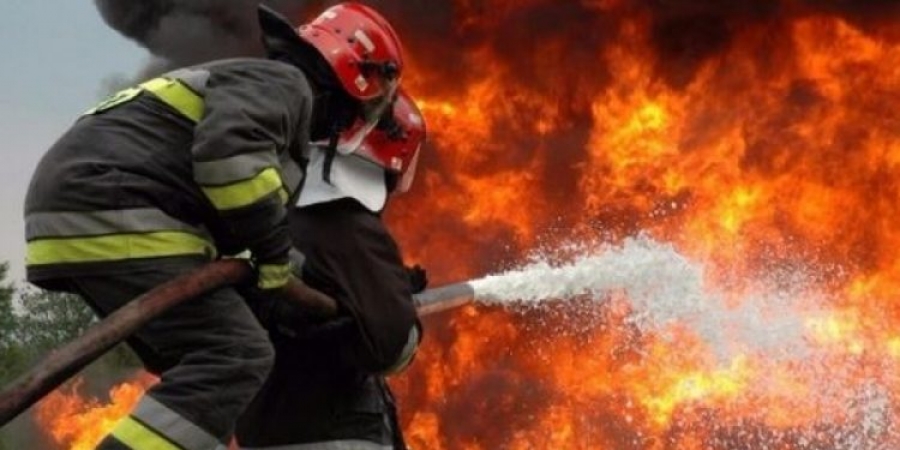 Φωτιά στη Μάνδρα - Εκκενώνονται οι οικισμοί Νέα Ζωή και Νέος Πόντος