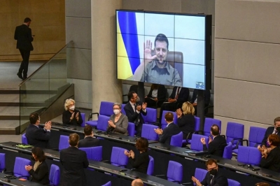 Ασφυκτικές πιέσεις του Κιέβου στη Γερμανία να προχωρήσει σε κυρώσεις στο ρωσικό φυσικό αέριο και πετρέλαιο