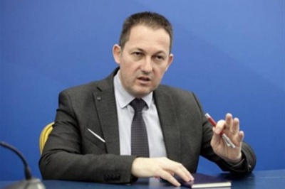 Πέτσας: Αυστηροποιούνται εντός 24ωρων τα μέτρα μετακίνησης ως προς τον χρόνο και τον αριθμό