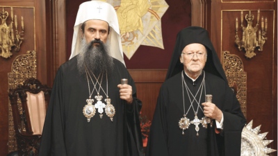 Πάνε να «κάψουν» τα Βαλκάνια: «Μπλόκο» στον Βαρθολομαίο στη Μονή Ρίλα – Αντάρτικο χιλιάδων ορθόδοξων κατά του «αμερικανικού δάκτυλου»