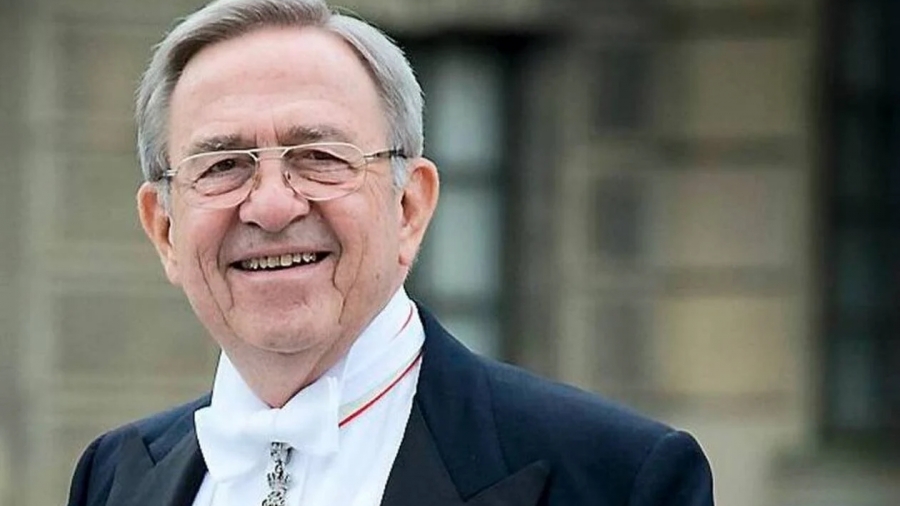 H ταφή του Κωνσταντίνου δίχασε την «κεντροαριστερή» ΝΔ - Δυσαρέσκεια από δεξιούς ψηφοφόρους και στελέχη