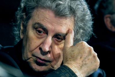 Ασφαλιστικά μέτρα από την οικογένεια του Μίκη Θεοδωράκη – Άνδρας ισχυρίζεται πως είναι γιος του εκτός γάμου