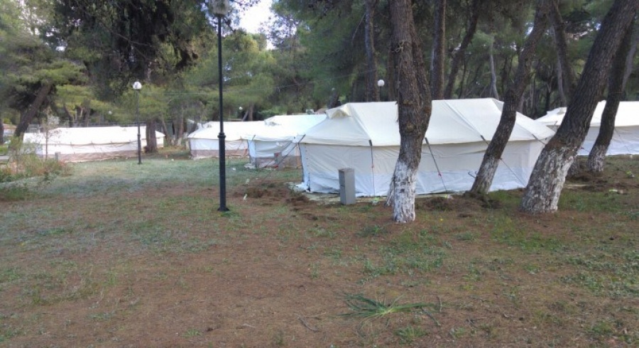 Πυρκαγιά στο Ζούμπερι: Επέστρεψαν τα παιδιά στις εγκαταστάσεις των κατασκηνώσεων του δήμου Αθηναίων
