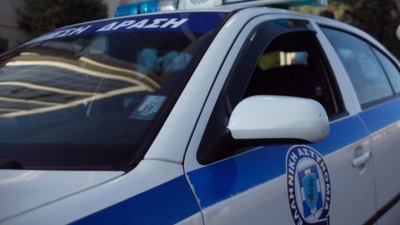 Άγρια επεισόδια έξω από την Πολυτεχνειούπολη – Τραυματίστηκε αστυνομικός, ζημιές σε οχήματα