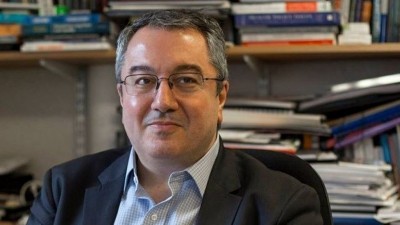 Επιστρέφει μόνιμα στην Ελλάδα ο καθηγητής του LSE Ηλίας Μόσιαλος